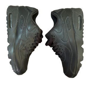Nike Air Max 90 LTR GS Triple Black 833412-001 Size 7Y Youth (no box)